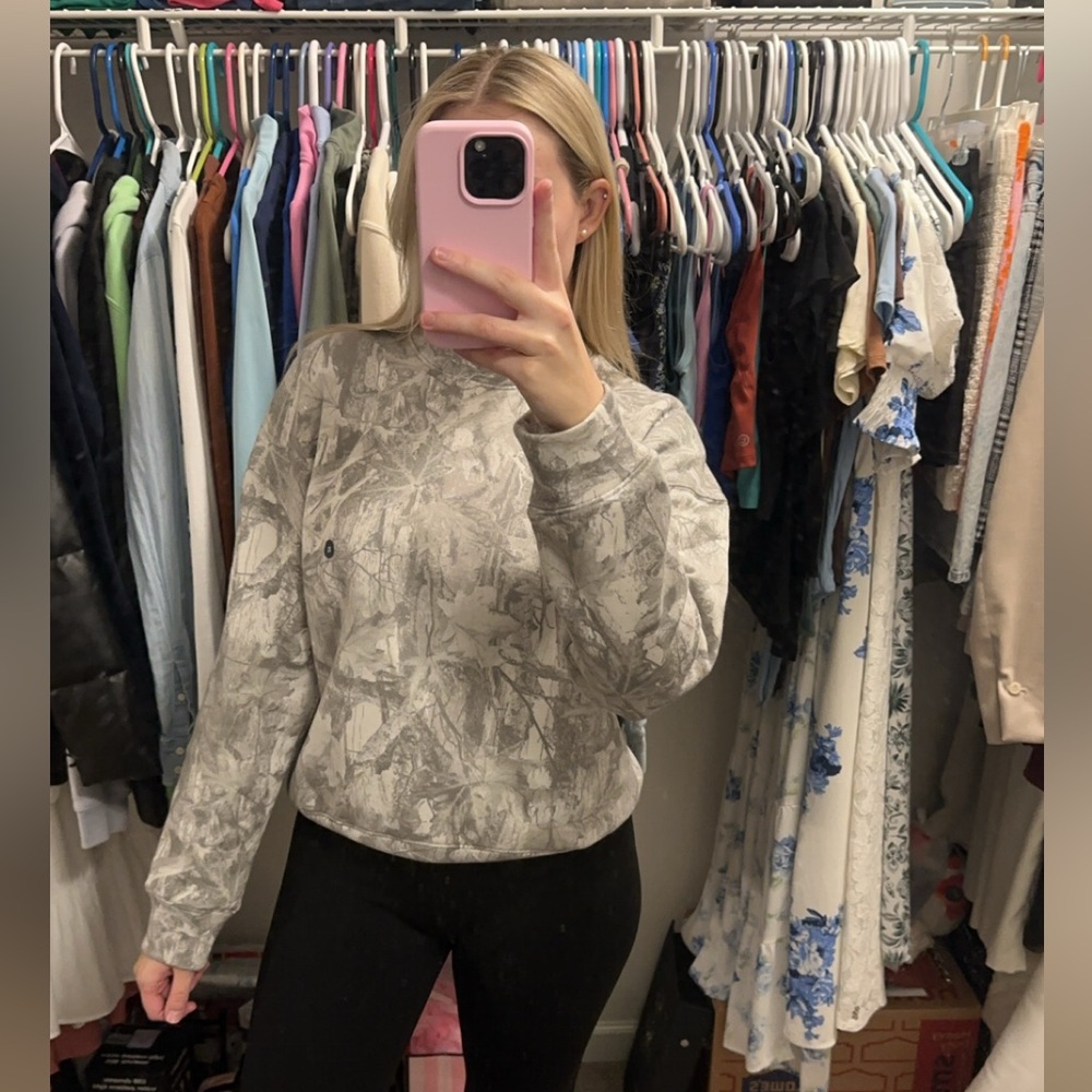 Hollister Boxy Camo Crew Sweatshirt